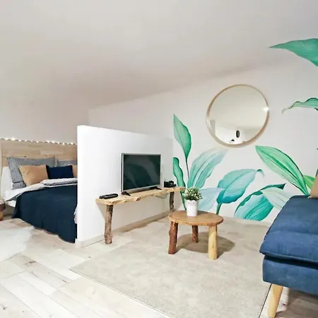 Apartment Cosy - Cheerful In The Center